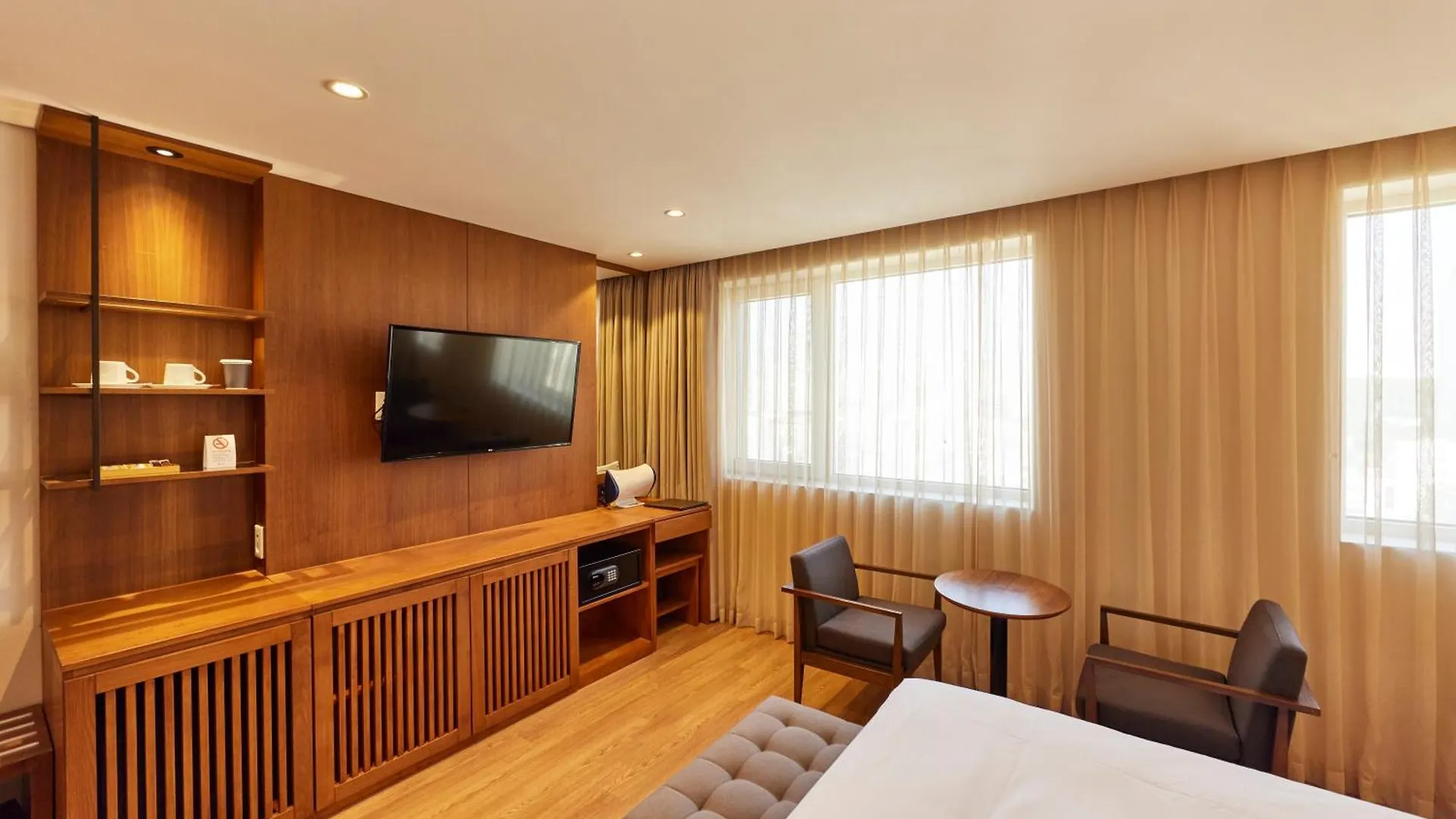 Hotel Uri& Soul 4*,